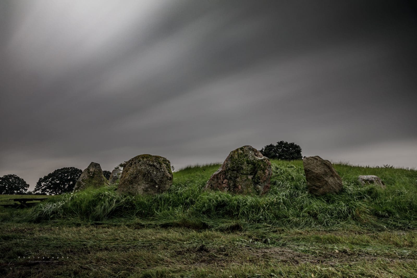 Fotografi af Langdyssen "Rokkestenen" i Hillerød