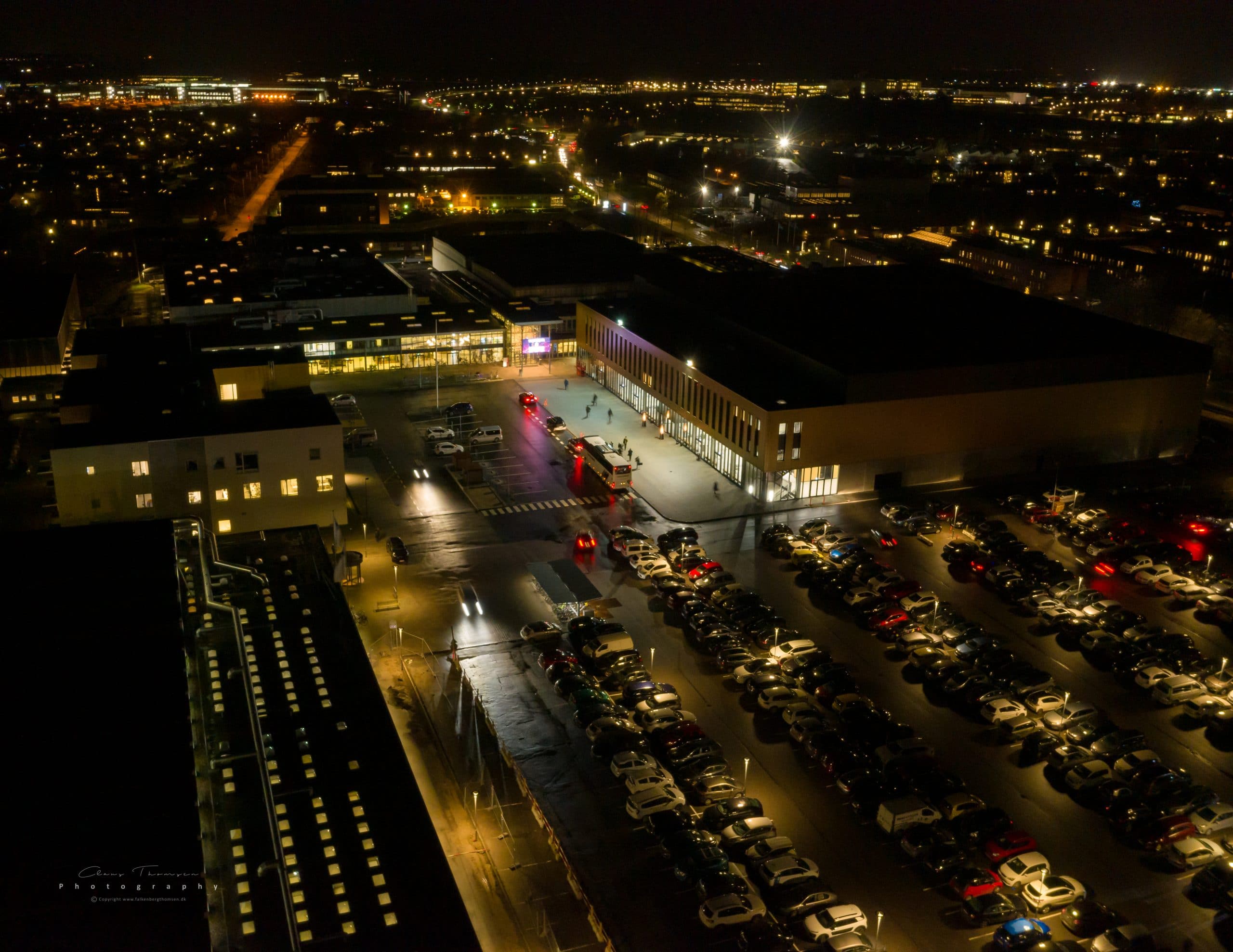 Dronefotografi af Frederiksborg Centret og Royal Stage i Hillerød