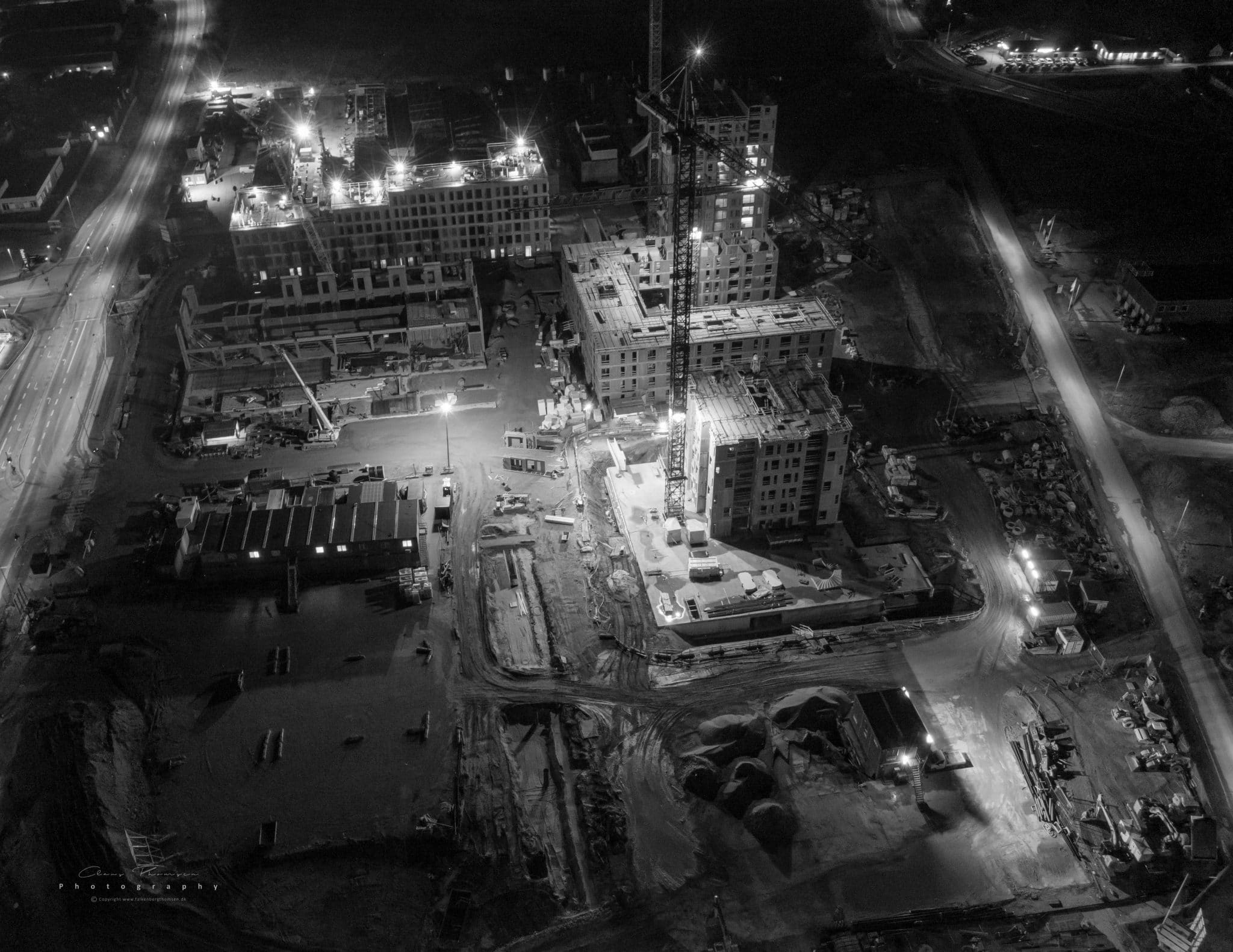 Photograph of the building site 'Frederiksbro' in Hillerød with the Pihl consortium as a total supplier.