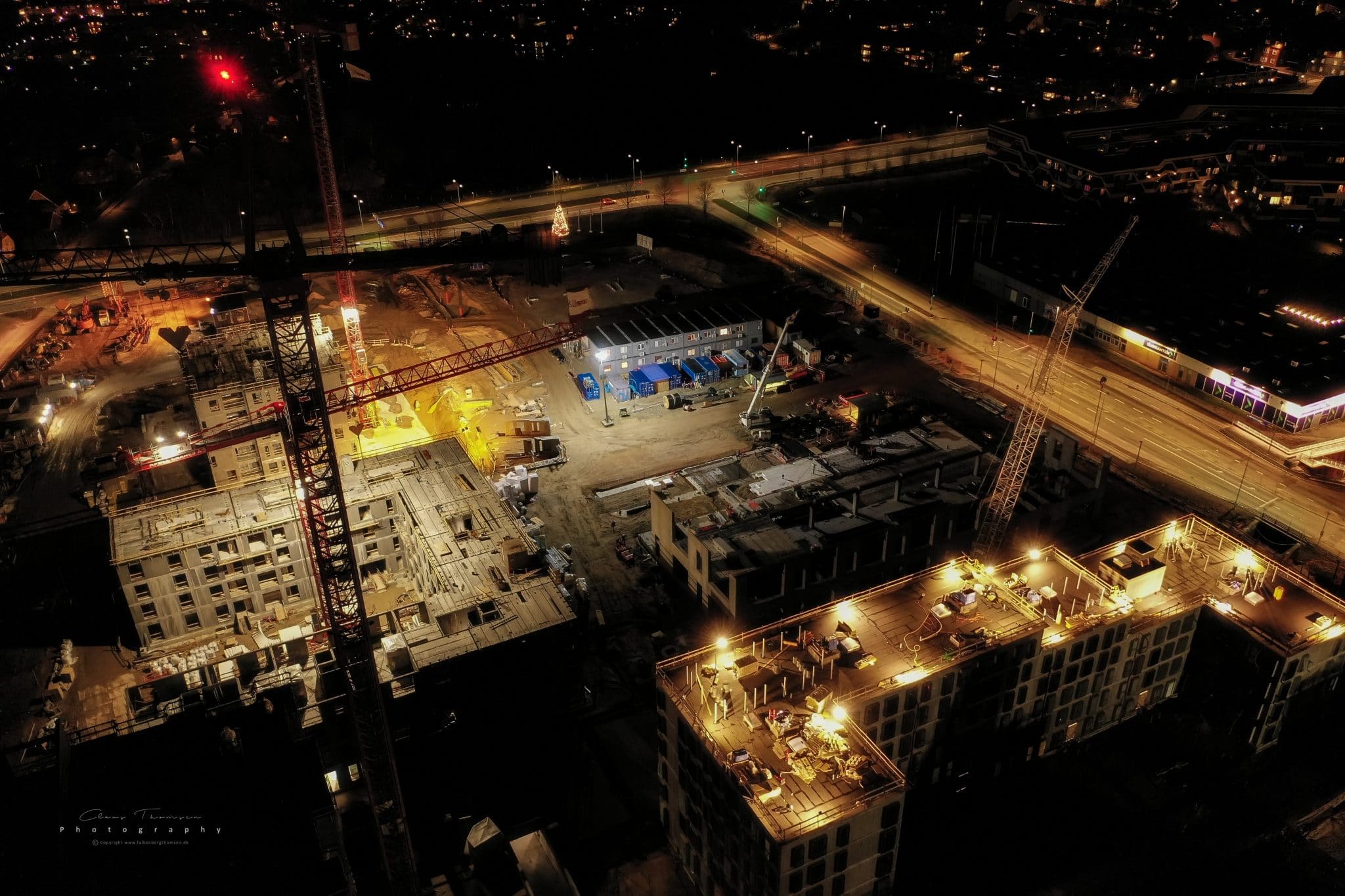 Drone photograph of the building site 'Frederiksbro' in Hillerød with the Pihl consortium as a total supplier.