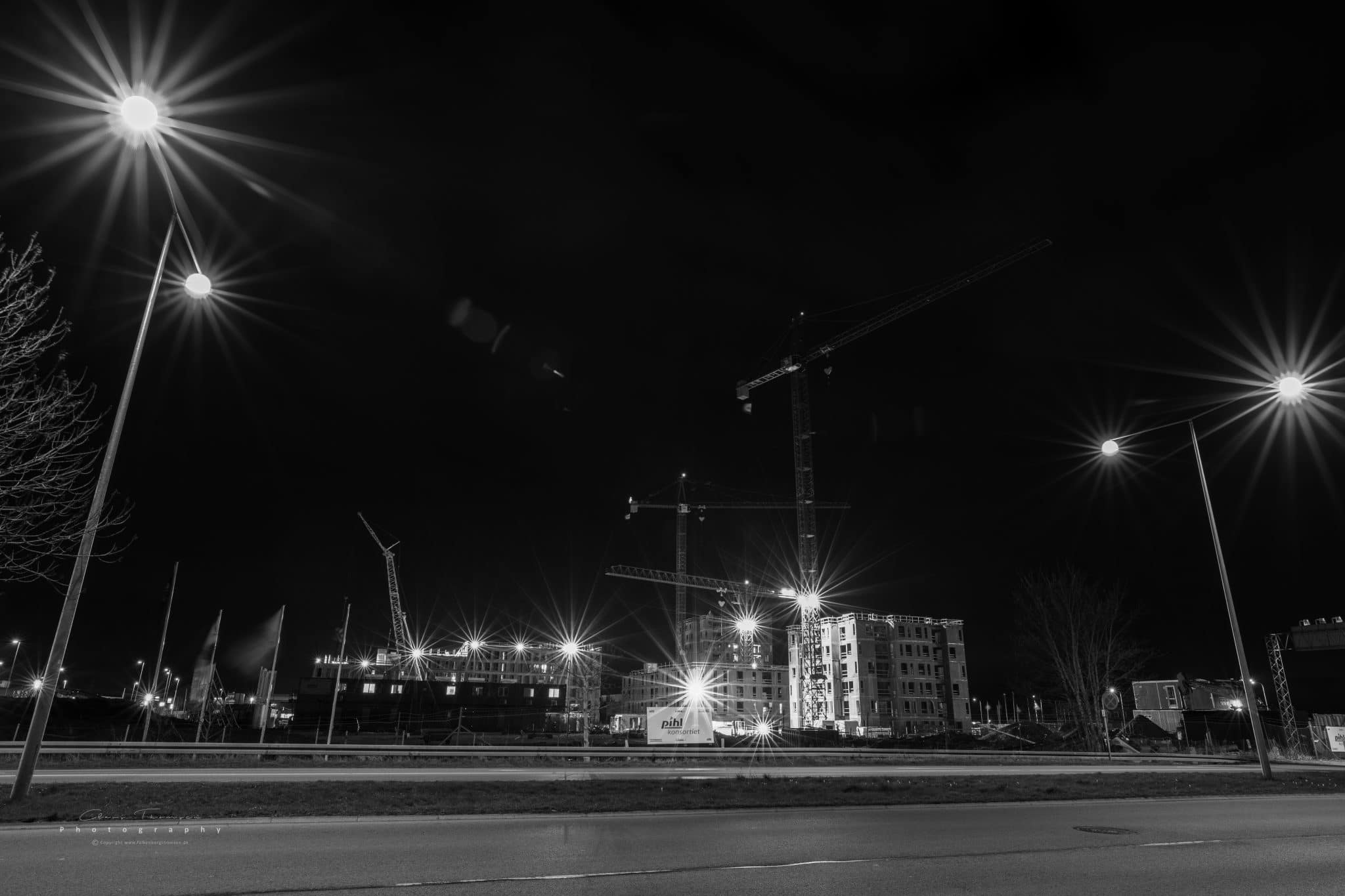 Photograph of the building site 'Frederiksbro' in Hillerød with the Pihl consortium as a total supplier.