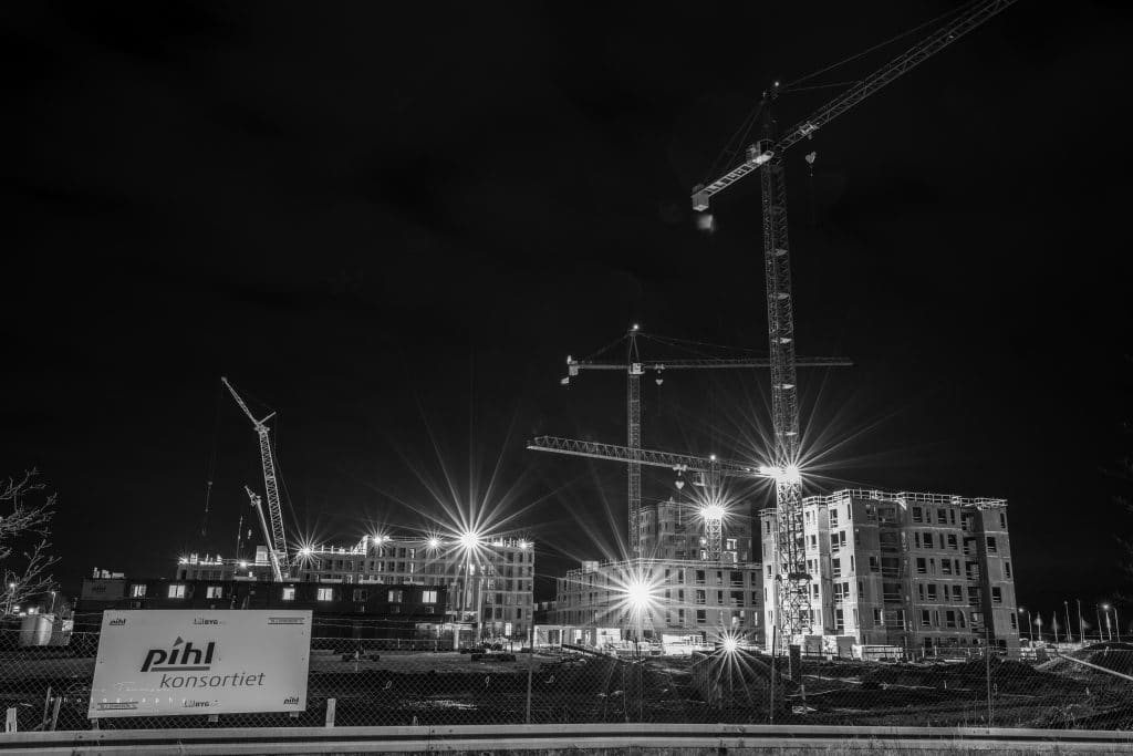 Photograph of the building site 'Frederiksbro' in Hillerød with the Pihl consortium as a total supplier.